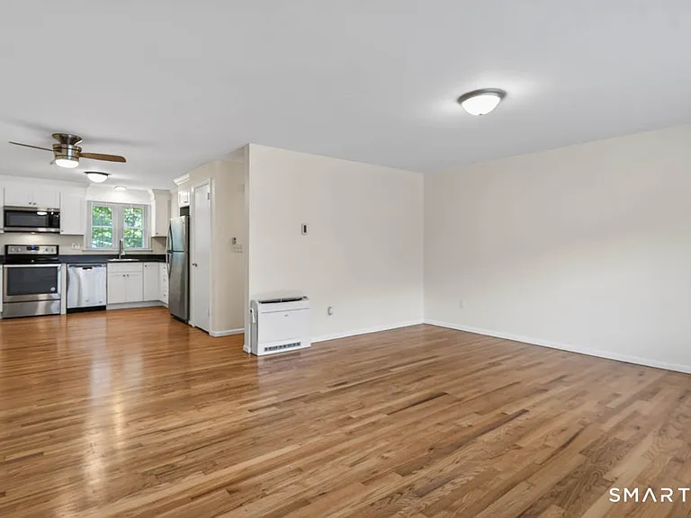 1789 Foxon Rd #7D — Photo 7