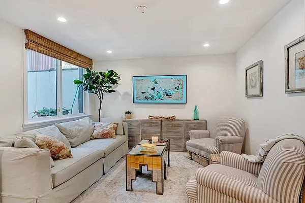 Rented by Sotheby's International Realty | media 2