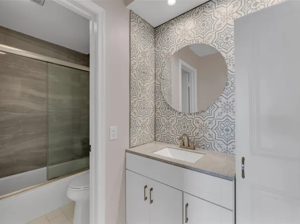170 Cypress Club Drive #725, Pompano Beach, FL 33060