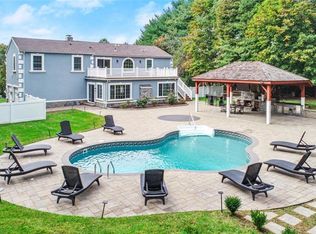 133 Roosevelt Dr, Trumbull, CT 06611