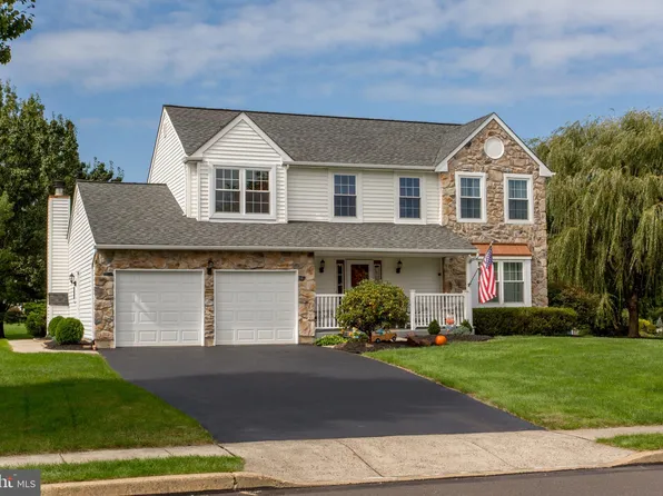 1508 Long Pond Dr, Warrington, PA 18976