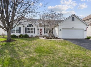 824 Canyon Trl, Yorkville, IL 60560
