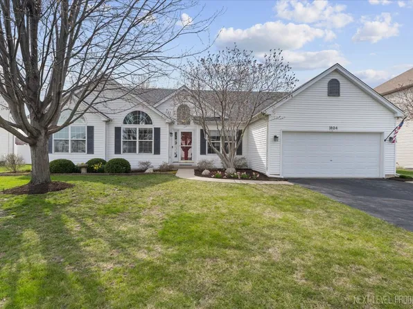 824 Canyon Trl, Yorkville, IL 60560