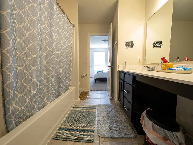 5595 Queensland Ln N — Photo 27