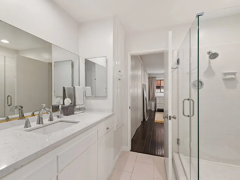 11970 Montana Ave #117 — Photo 18