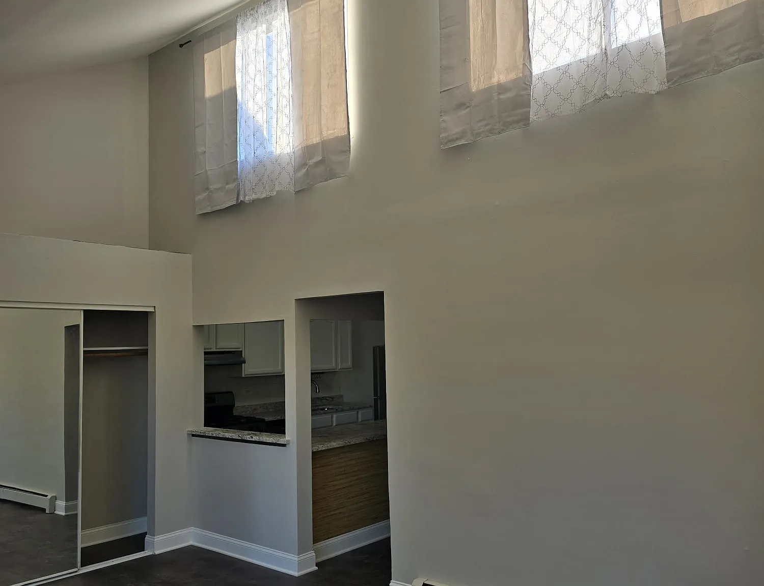 2 bed, 900 sqft, $1,700 — Photo 1