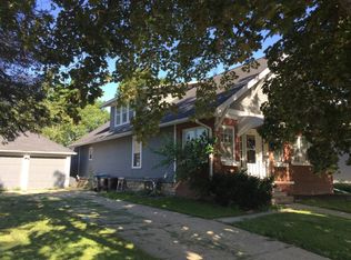 322 N Maple St, Monticello, IA 52310