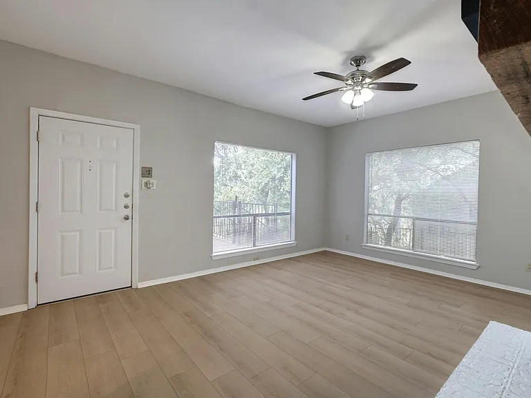 908 Poplar St #103 — Photo 9
