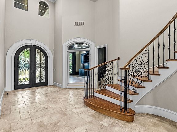 5th image of 4049 Castle Bank Ln