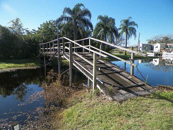 5th image of 7929 Istokpoga St