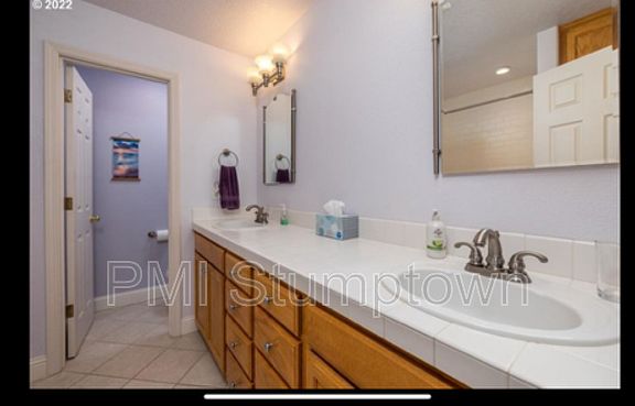 3rd image of 2478 NE 10th Ave