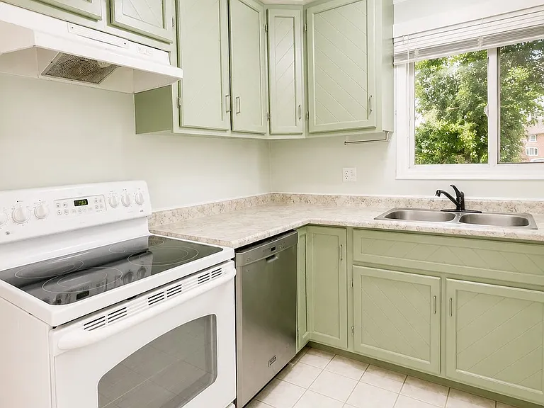 266 Napier St #MAIN — Photo 4