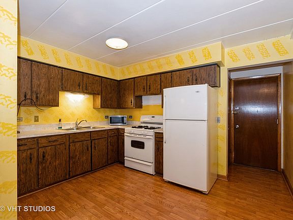 4th image of 8834 S Mobile Ave #103
