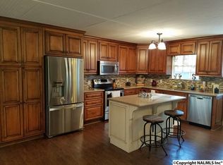 1926 Wedgewood Cir NE, Arab, AL 35016