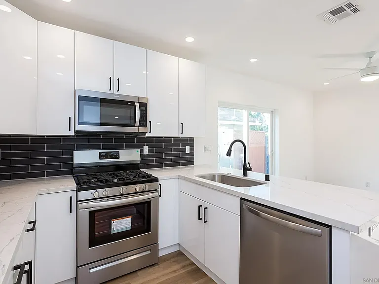 5721 Campanile Way — Photo 4
