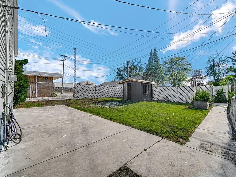 2842 Schrage Ave — Photo 15