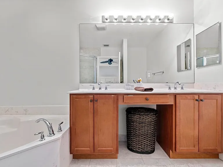 7221 Briella Dr — Photo 9