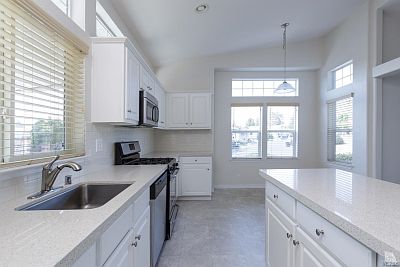 5th image of 197 Browning Ave #197