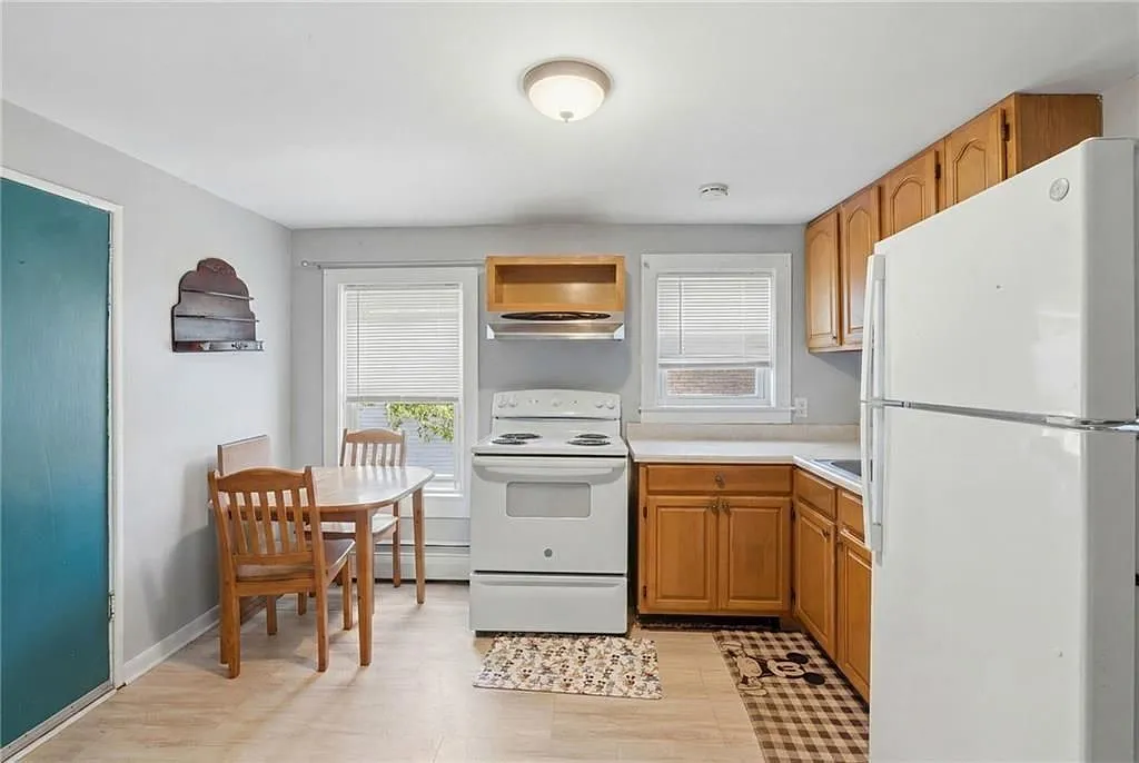 2 bed, 1.0 bath, 616 sqft, $2,200 — Photo 1