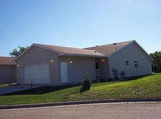 109 6th St SW, Watertown, SD 57201
