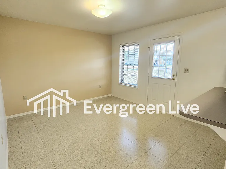 124 Crusader Ct — Photo 7