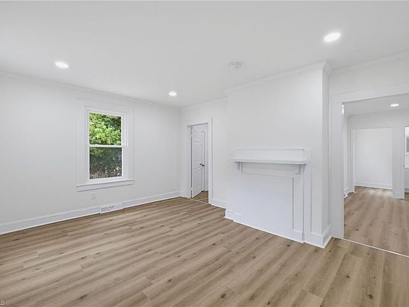 5th image of 848 Clarkway Ave