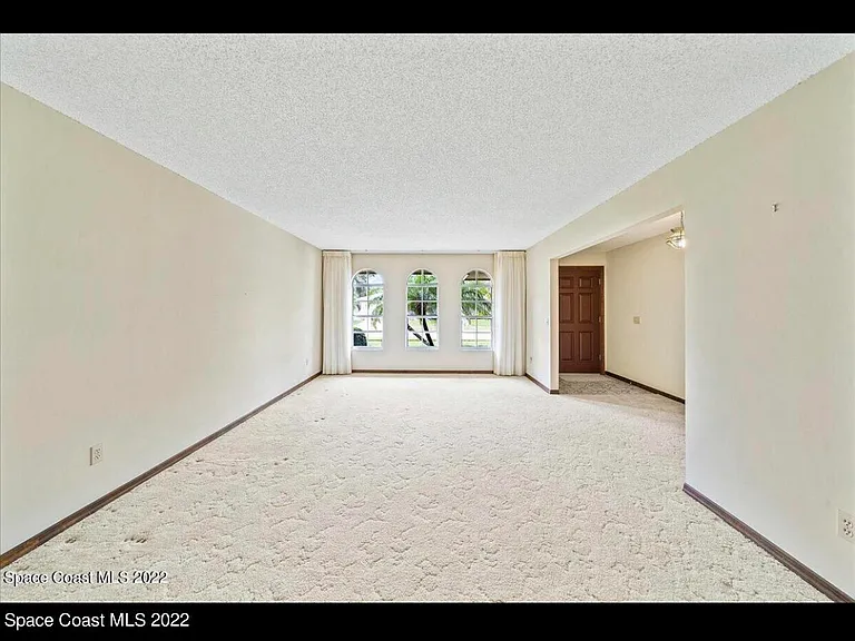 755 Verbenia Dr — Photo 5