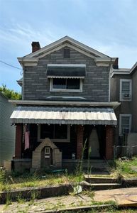 39 McKinnie Ave, Mc Kees Rocks, PA, 15136