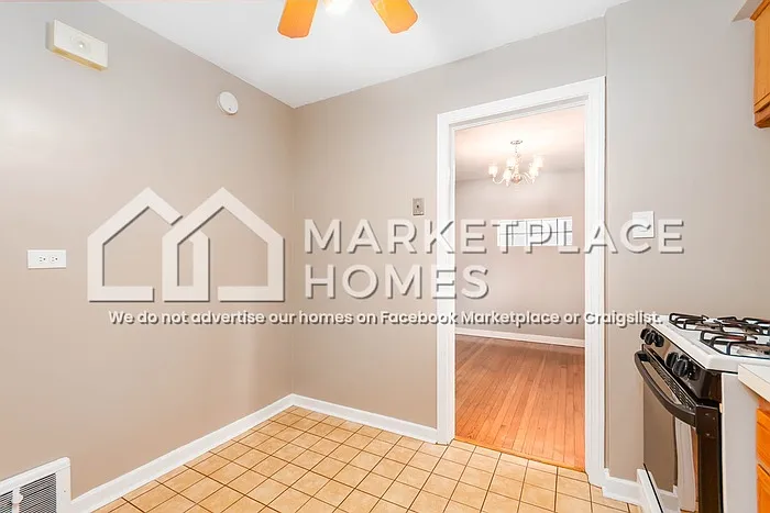 2604 Elm St — Photo 10
