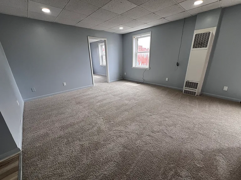 204 W Washington St #2 — Photo 5