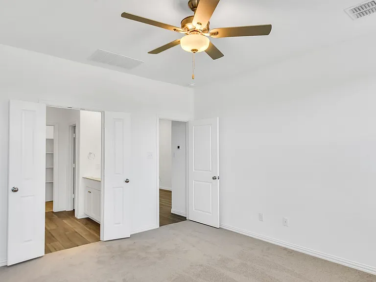 5126 Penrose Dr — Photo 4