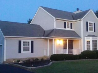 982 Hill Rd N, Pickerington, OH 43147