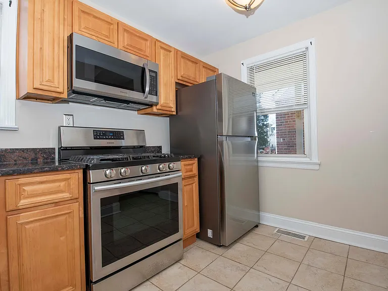 267 Hoover Ave — Photo 5