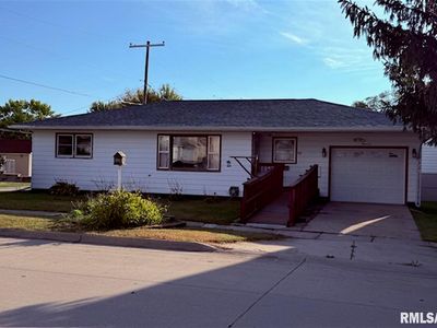 910 4th Ave, De Witt, IA, 52742