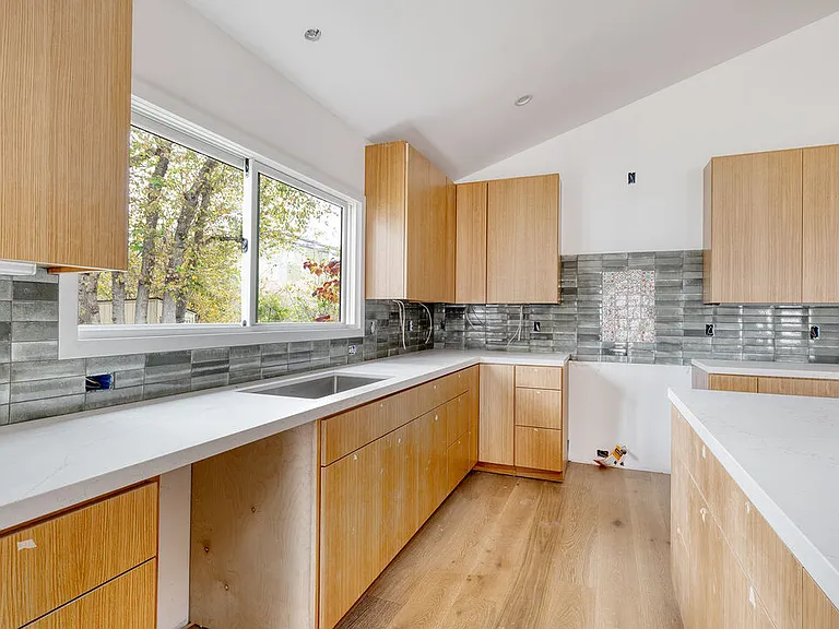 4285 La Salle Ave — Photo 5