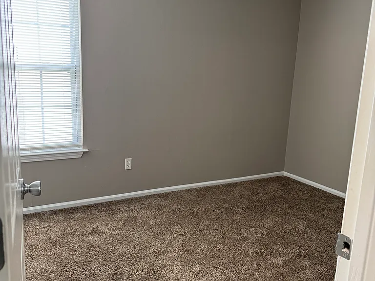 511 Monroe St #3 — Photo 10