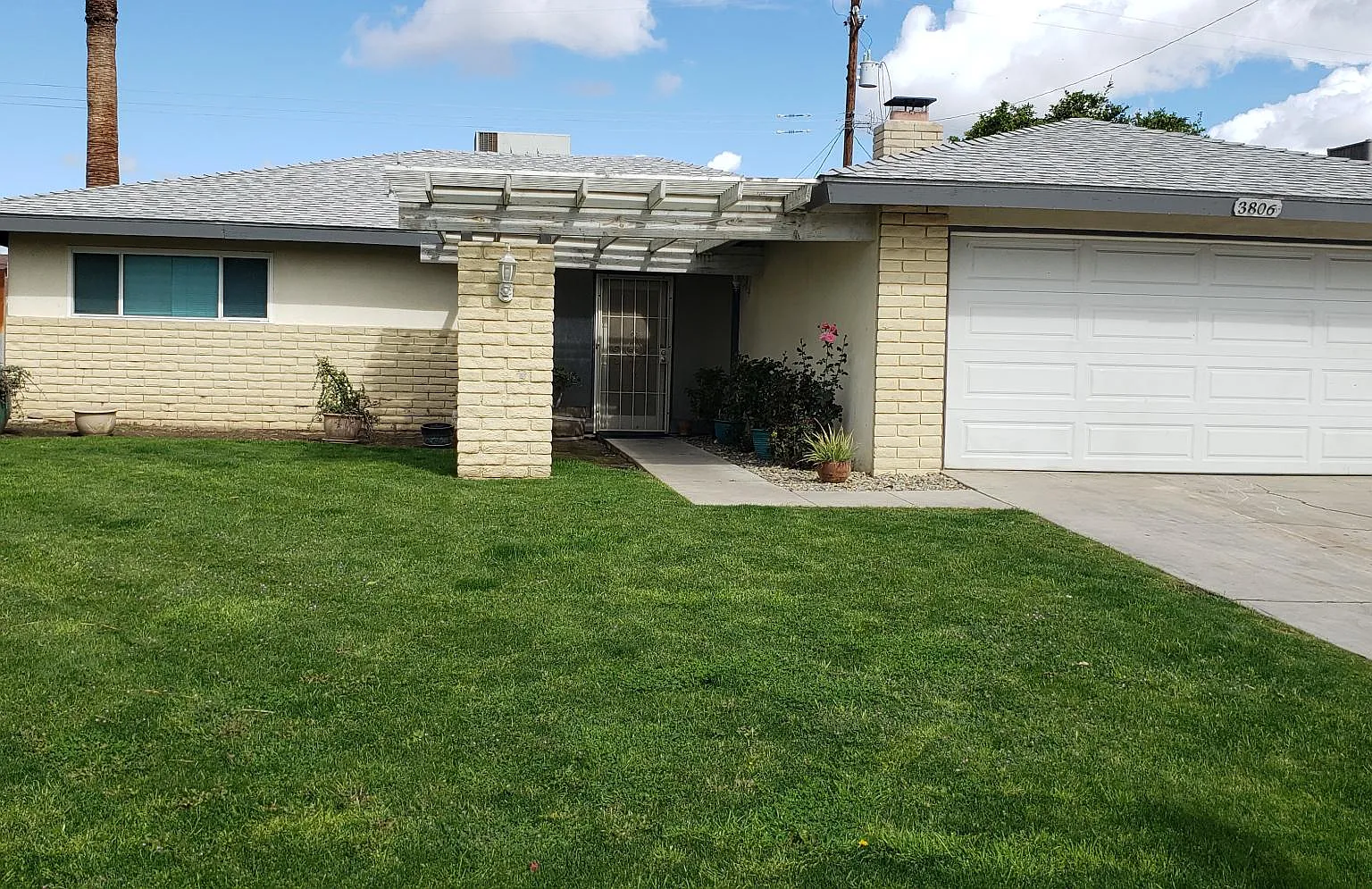 4 bed, 1634 sqft, $2,700 — Photo 1