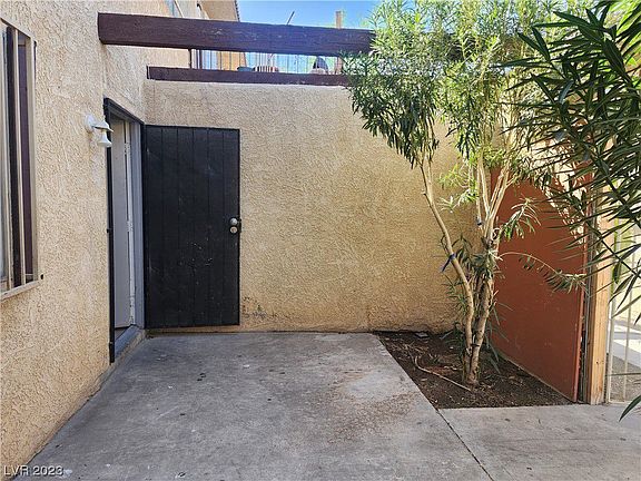 2nd image of 1708 Cordoba Ln #B