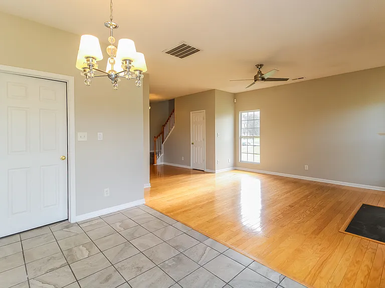 1225 Hampton Park Dr — Photo 3