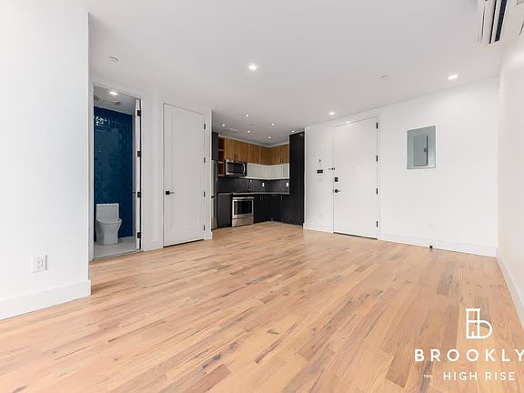 3rd image of 986 Rogers Ave #7A