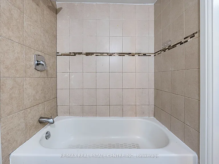 2 Milner Rd #BASEMENT — Photo 25