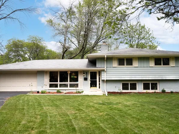 8610 North Greenvale ROAD, Bayside, WI 53217