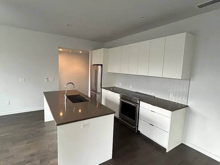 1300 N Ogden St #202 — Photo 3