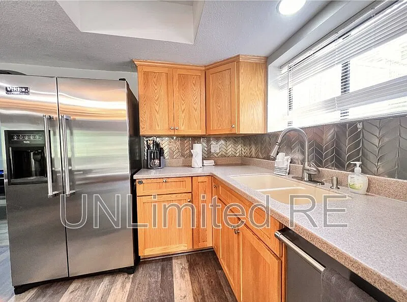 3 bed, 2.0 bath, 1344 sqft, $2,500 — Photo 4