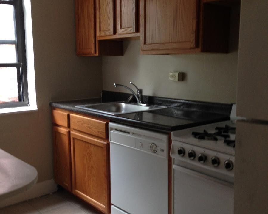 2nd image of 4909 Centre Ave APT 1A
