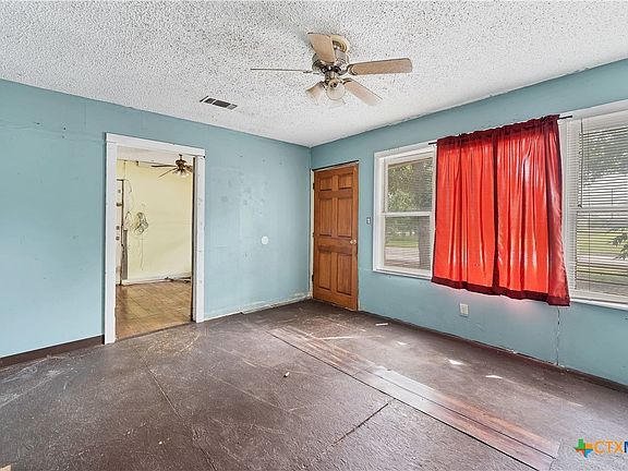 5th image of 144 S Grape Ave