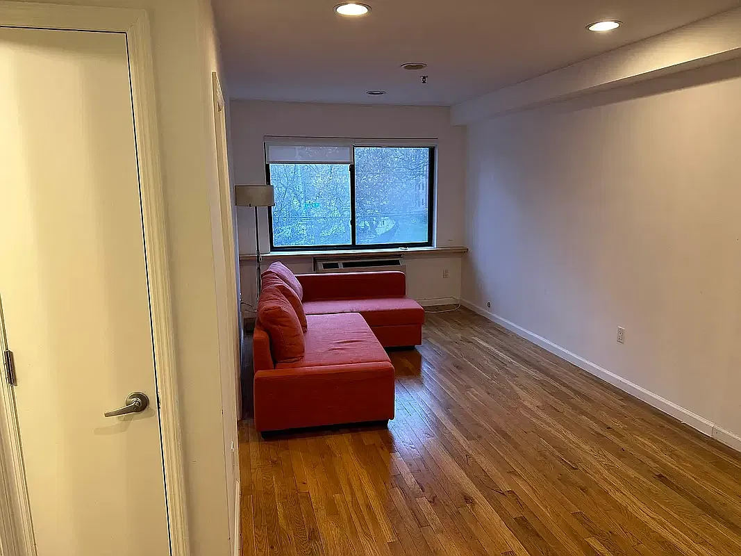 84-27 Lander Street — Photo 3