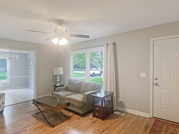4th image of 3530 Halleys Dr