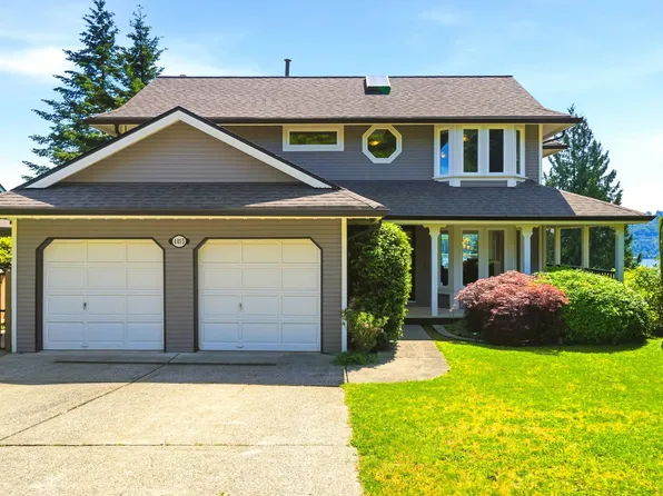4015 Cummins Pl, North Vancouver, BC V7G 2E8