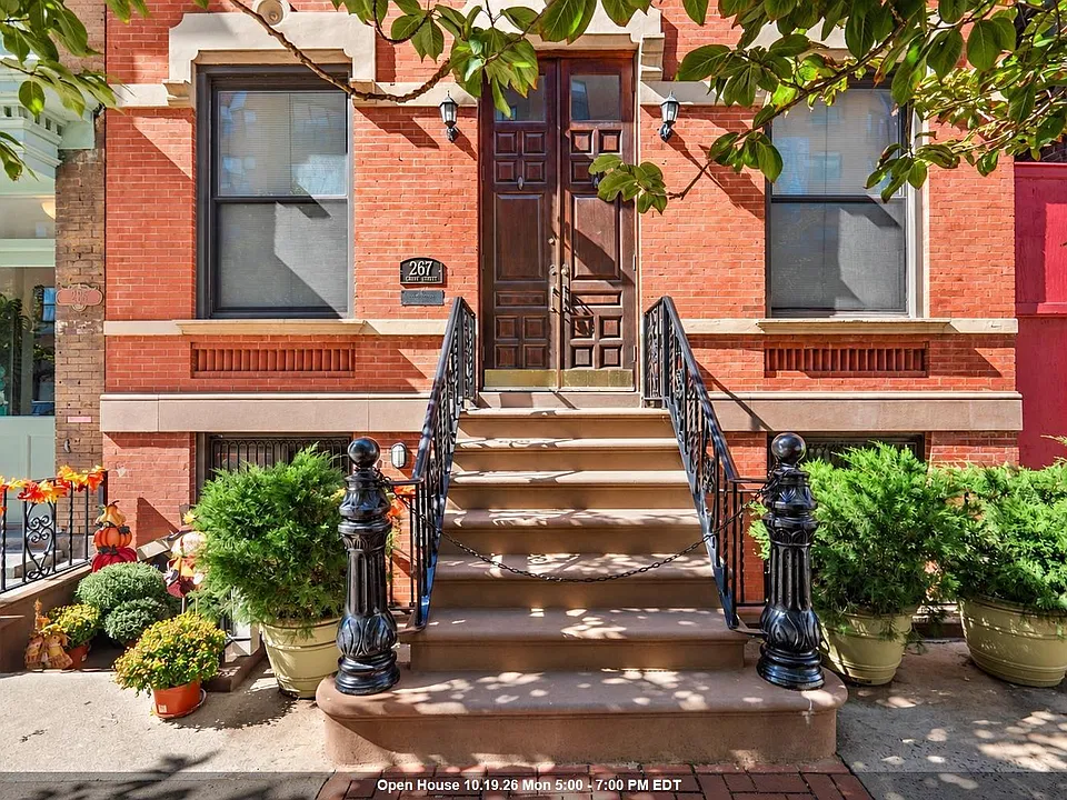 267 Grove St #2R